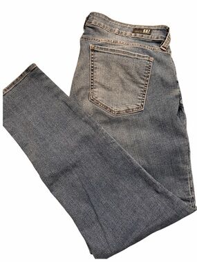 Kut from the Kloth Catherine Boyfriend Jeans in Light Blue Wash 14W